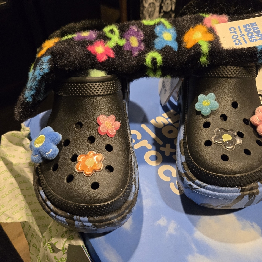 NIB CROCS Happy Socks X Crocs Womens Size 9 Socks Included - Picture 4 of 4